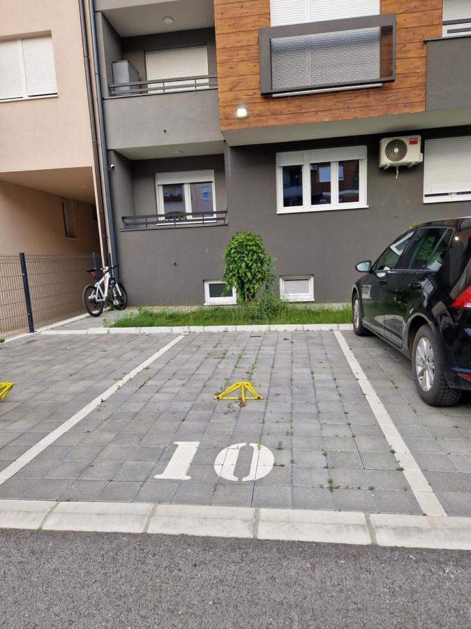 Apartman Astra Сремська Митровиця Екстер'єр фото